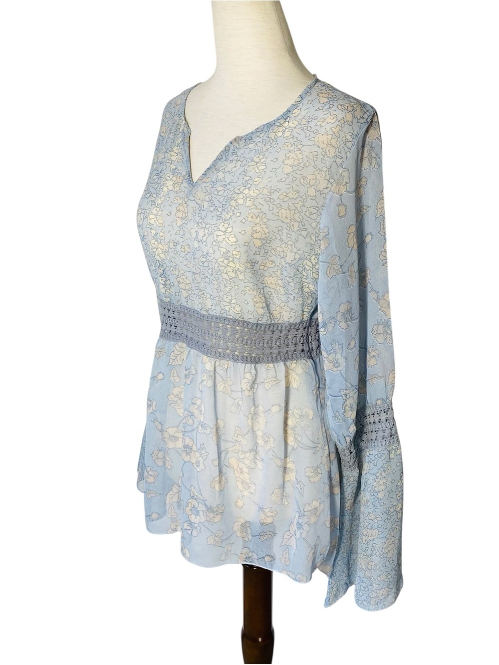 VINTAGE LAAZA Sheer Floral Bell Sleeve Top - Picture 5 of 6